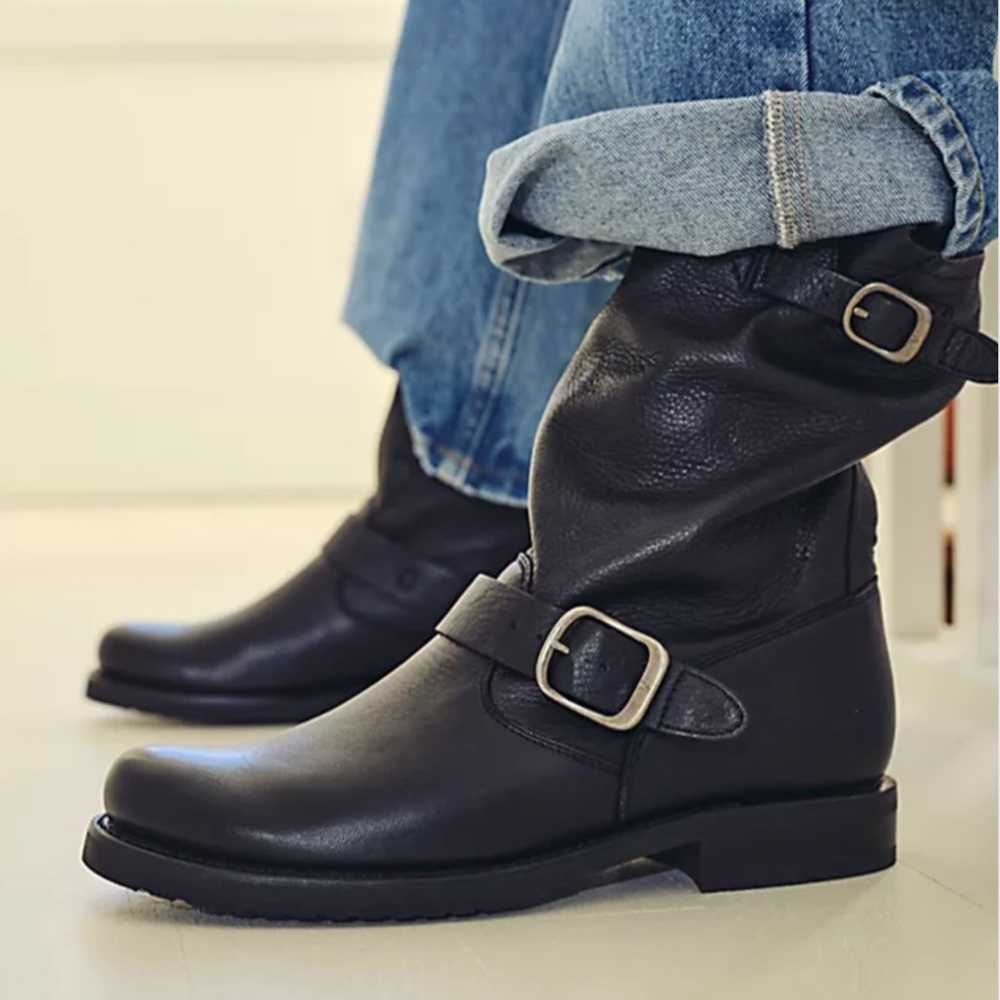 Frye leather Veronica Short black studded Boot size 11 B